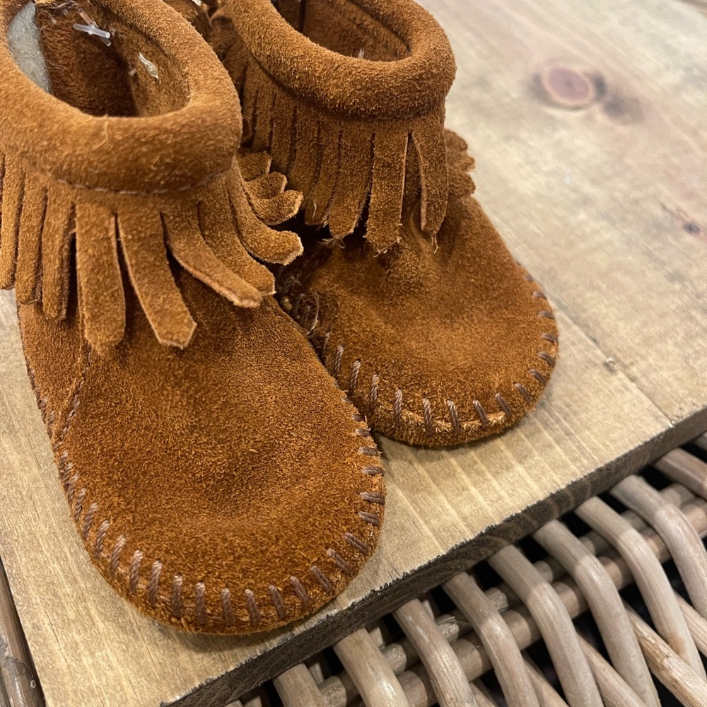 Minnetonka baby Moccasins in Rich Brown